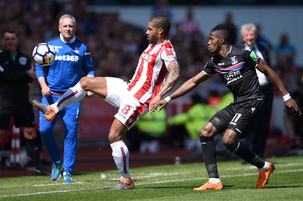 队在激烈的 队在激烈的