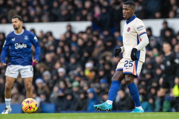 随着足球产 随着足球产